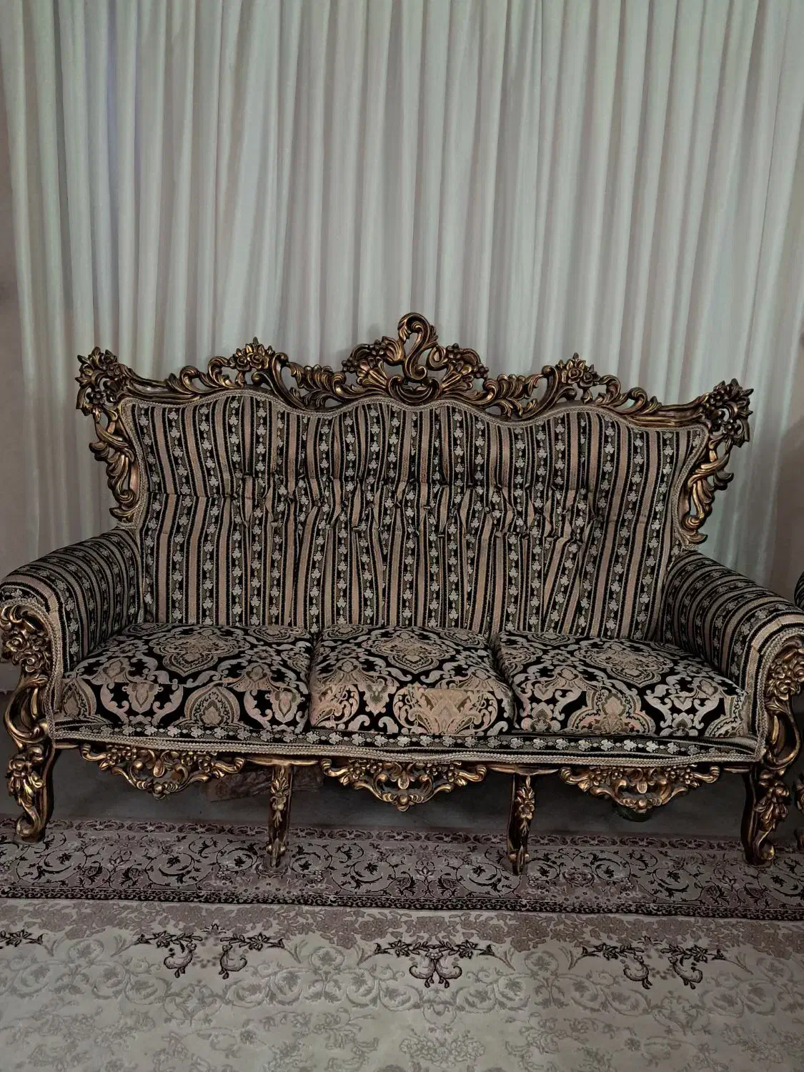 مبل ۹ نفره سلطنتی|مبلمان خانگی و میز عسلی|اندیشه, اندیشه فاز ۴|دیوار