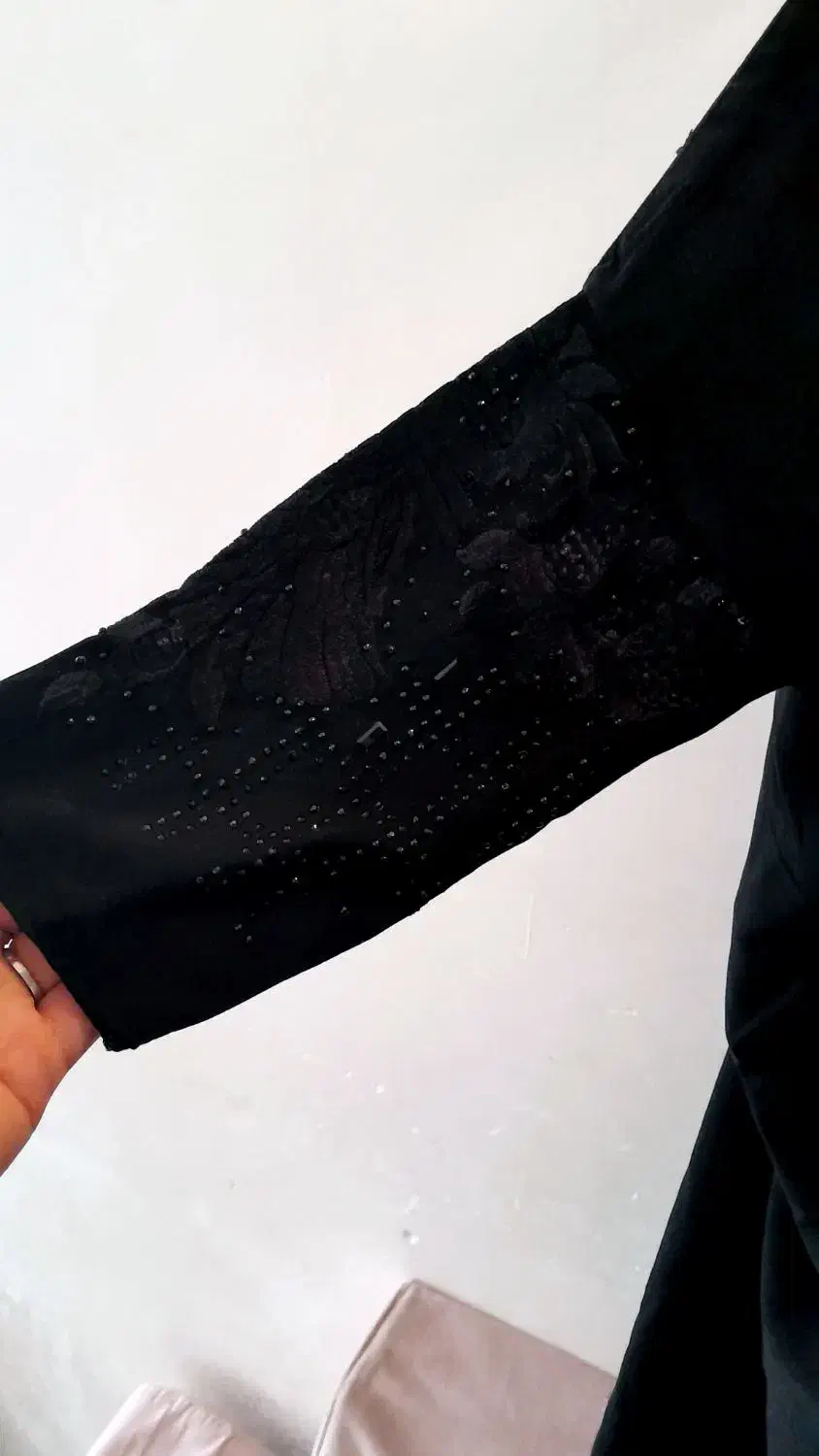 چادر عربی با آستینهای کارشده|لباس|اقبالیه, |دیوار