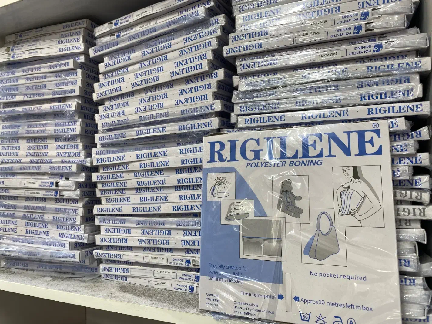 فنر لباسی لباس شب وعروس|لوازم خیاطی و بافتنی|رشت, سعدی (تختی)|دیوار