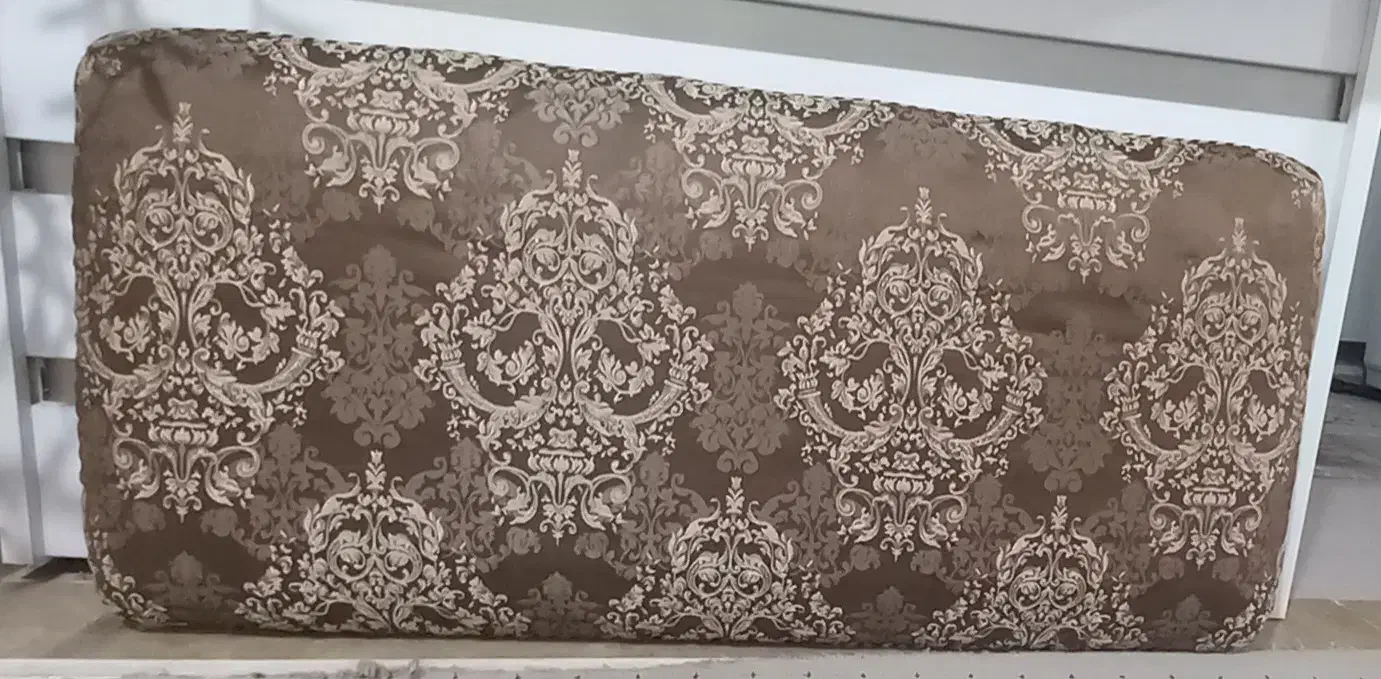 پشتی درحدنو|پشتی|مرودشت, فرهنگ|دیوار