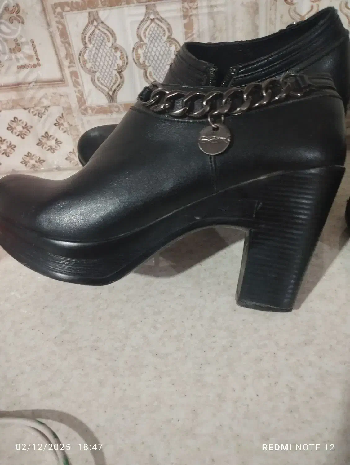 پوتیین|کیف، کفش، کمربند|تویسرکان, |دیوار