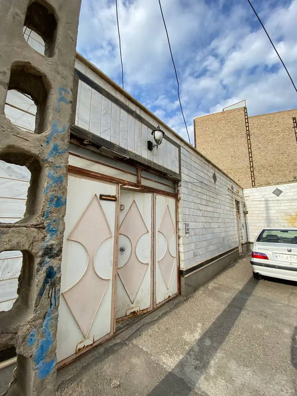 حیاط 280 متری|فروش خانه و ویلا|مرند, |دیوار