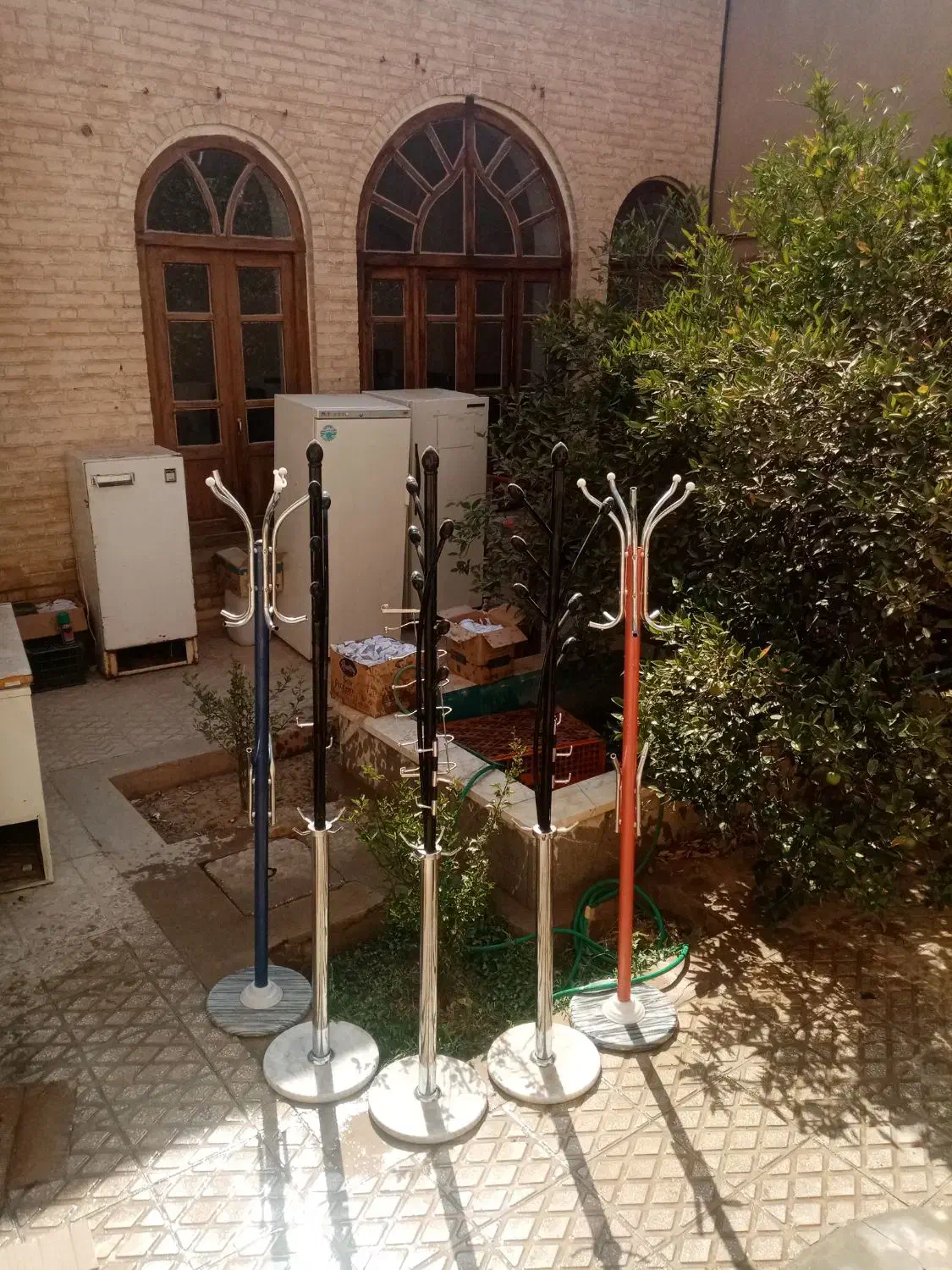 جالباسی ایستاده|بندرخت و رخت‌آویز|یزد, |دیوار