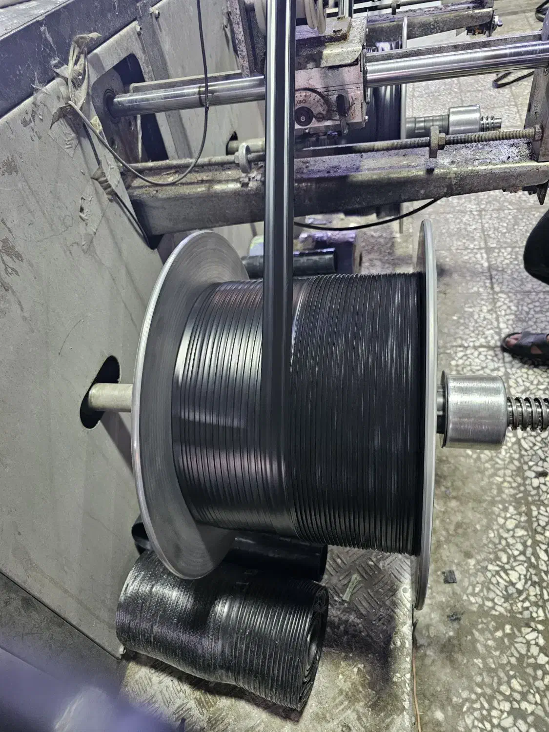 نوار قطره ای|خدمات باغبانی و درختکاری|باغ ملک, |دیوار