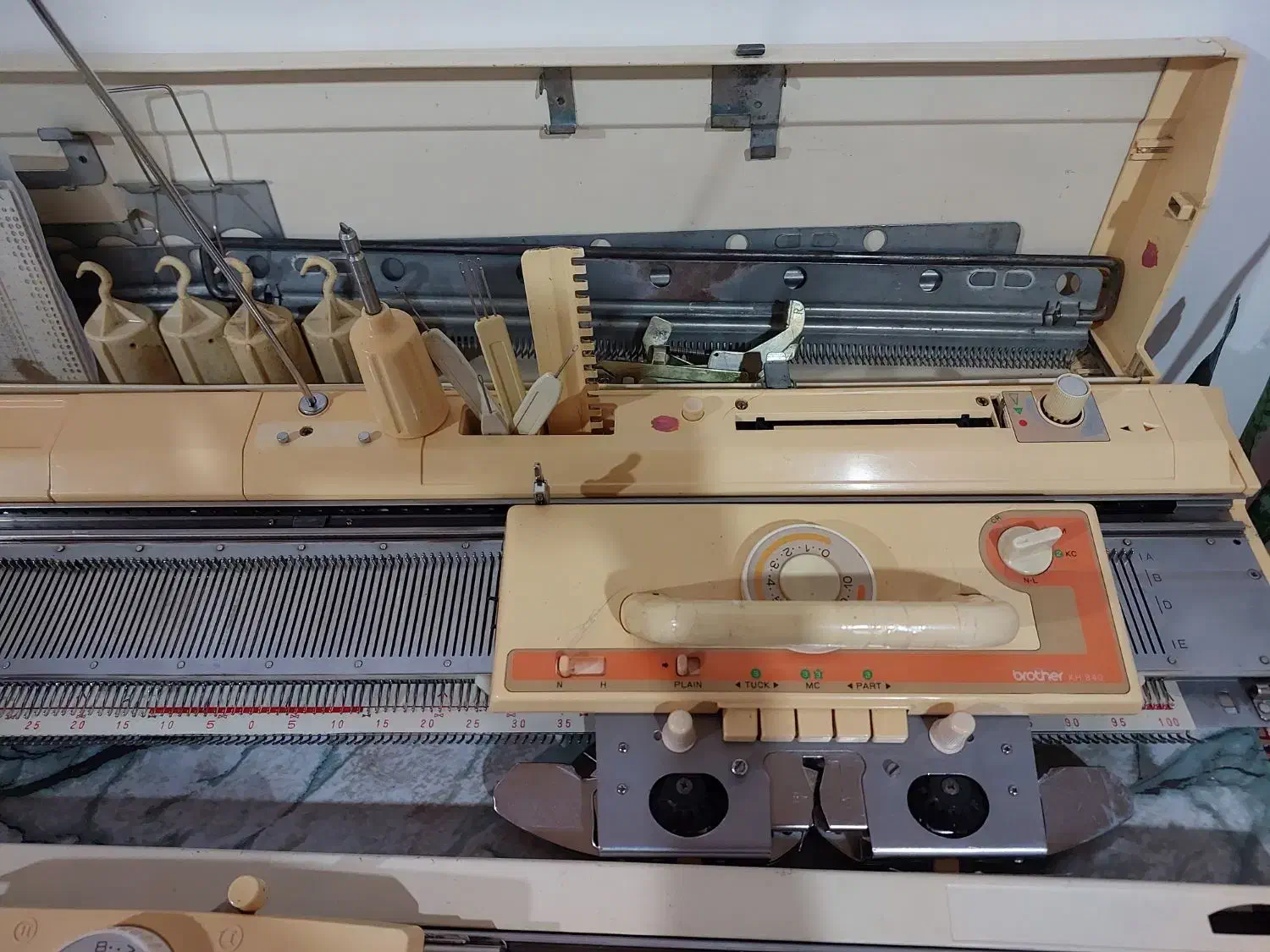 دستگاه بافتنی|لوازم خیاطی و بافتنی|مرند, |دیوار