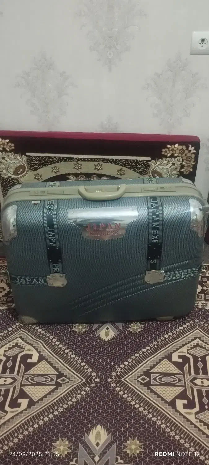 چمدان.مسافرتی|کیف، کفش، کمربند|تبریز, |دیوار