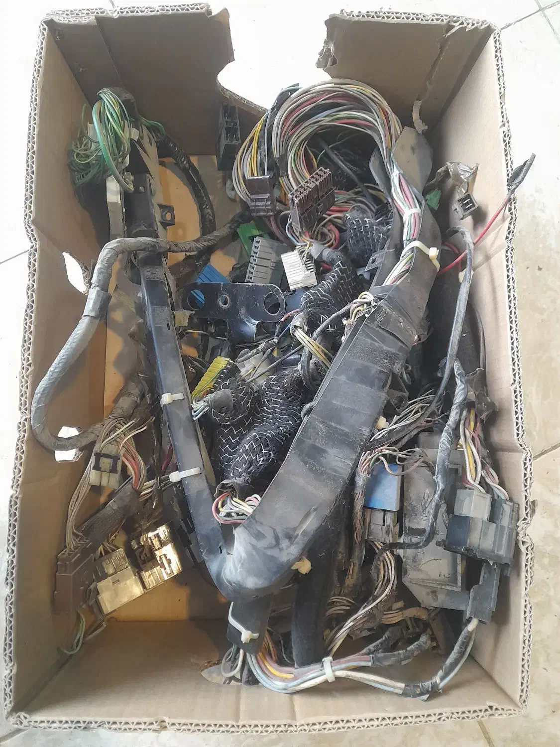 سیم کشی فابریک پشت داشبورد پژو ۲۰۰۰|قطعات یدکی و لوازم جانبی|قنوات, |دیوار