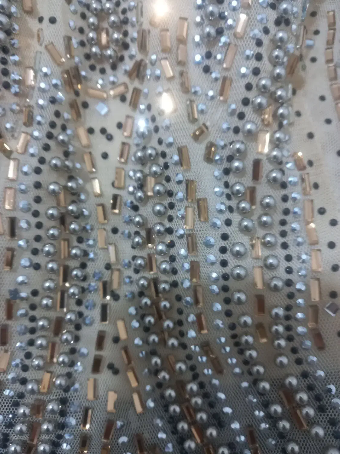 لباس مجلسی|لباس|رباط‌کریم, الارد|دیوار