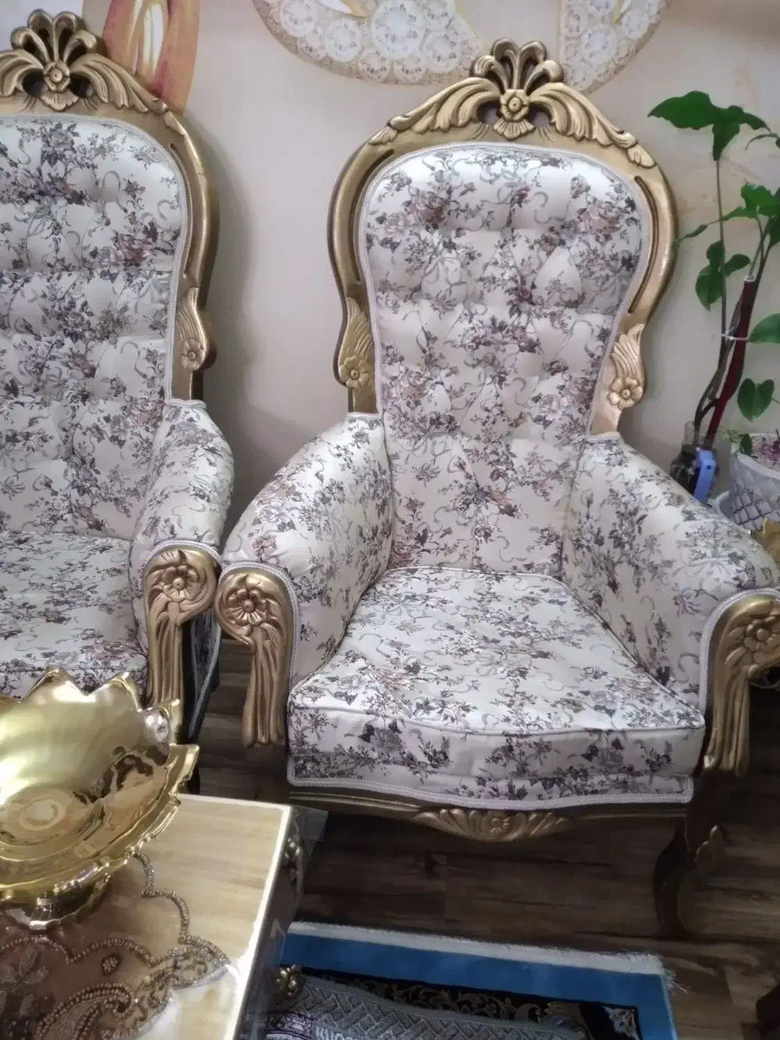 مبلمان ۹ نفره سلطنتی|مبلمان خانگی و میز عسلی|گلبهار, شهر جدید گلبهار|دیوار