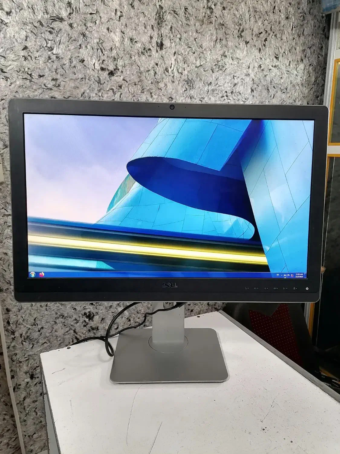 مانیتور 23 اینچ ال ای دی Dell|قطعات و لوازم جانبی رایانه|ایلام, |دیوار