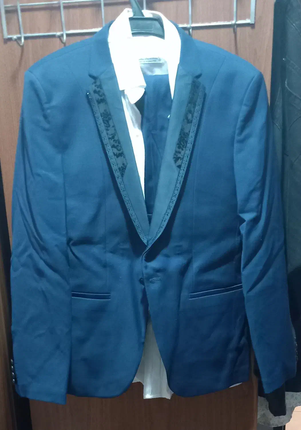 کت شلوار مردانه|لباس|رشت, معلم|دیوار