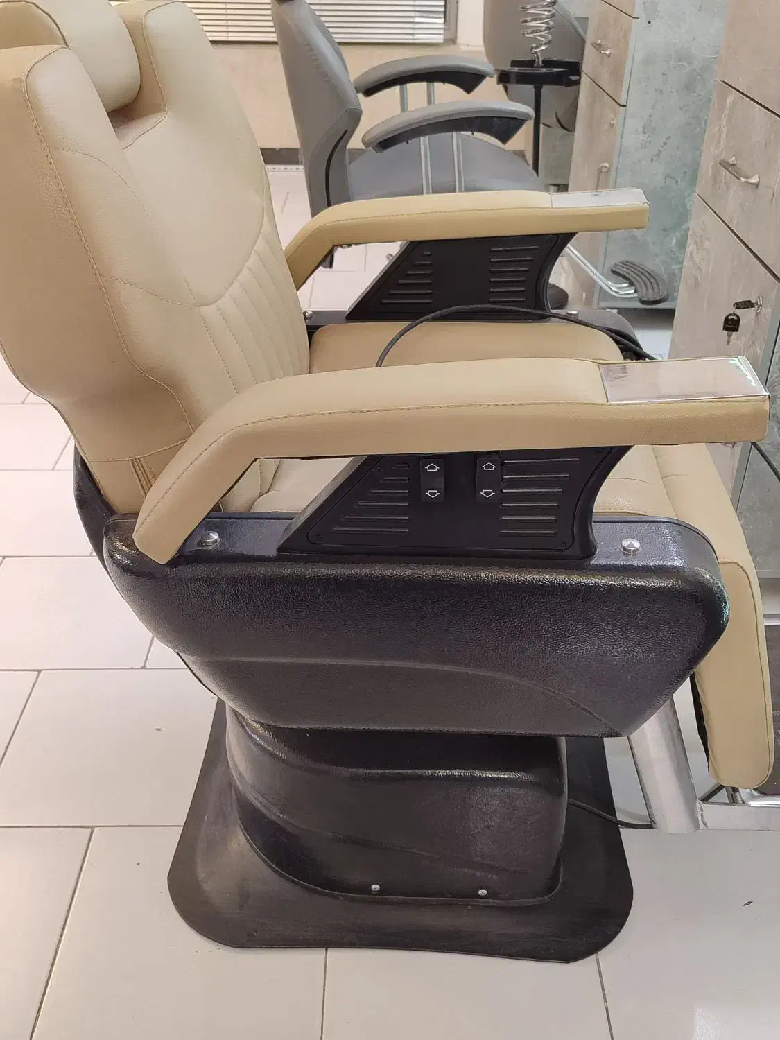 فروش تمام وسایل سالن زیبایی|آرایشگاه و سالن‌های زیبایی|مشهد, هنرستان|دیوار