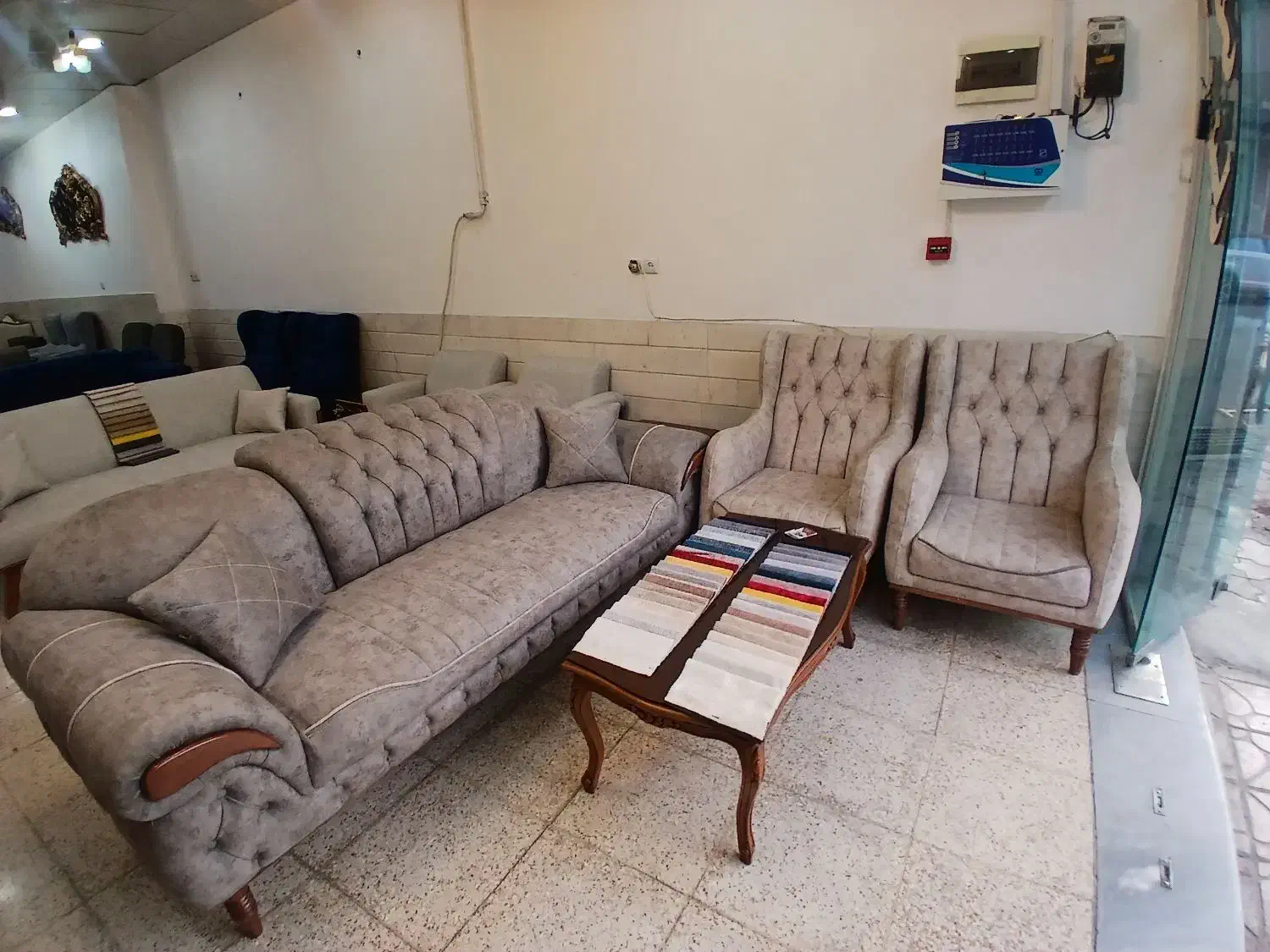 فروش جشواره ای|مبلمان خانگی و میز عسلی|قم, شاه ابراهیم|دیوار