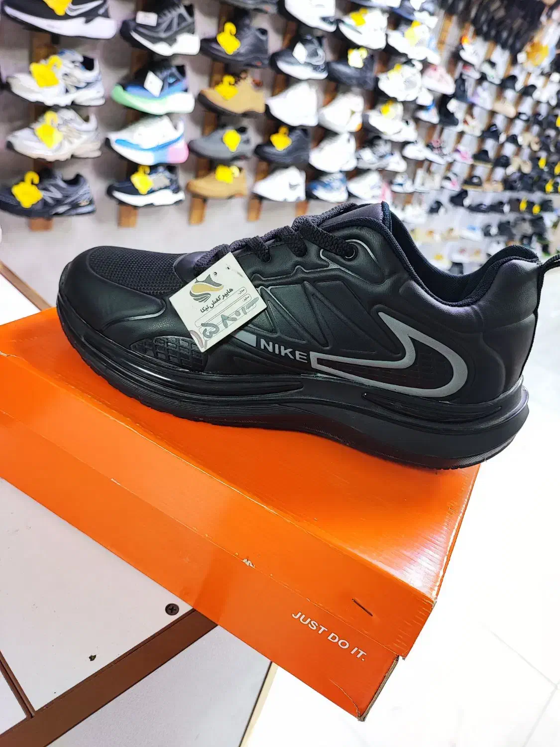 همه‌ی مدل‌ها ،،بزرگپا مردانه،، سایز ۴۴ تا ۴۷ هستن|کیف، کفش، کمربند|سنندج, |دیوار