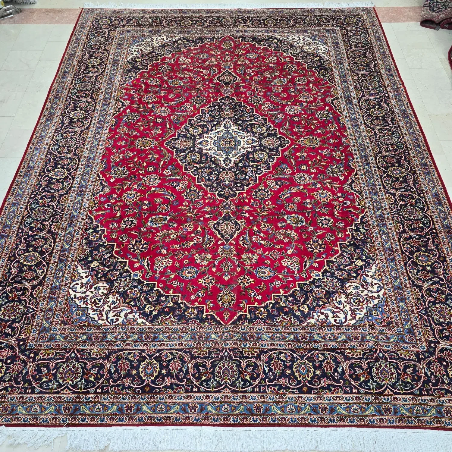 فرش ۱۲ متری لاکی سرمه‌ای دستباف کاشان|فرش|تهران, شیراز|دیوار