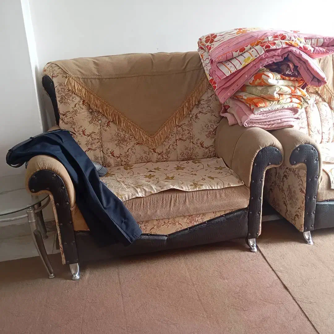 مبل وپنچ کشو|مبلمان خانگی و میز عسلی|تالش, هشتپر|دیوار