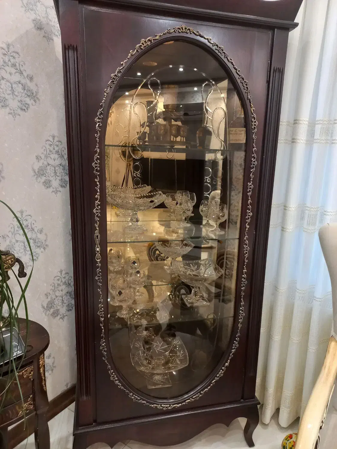 بوفه پایه دار|بوفه، ویترین، کنسول|همدان, |دیوار