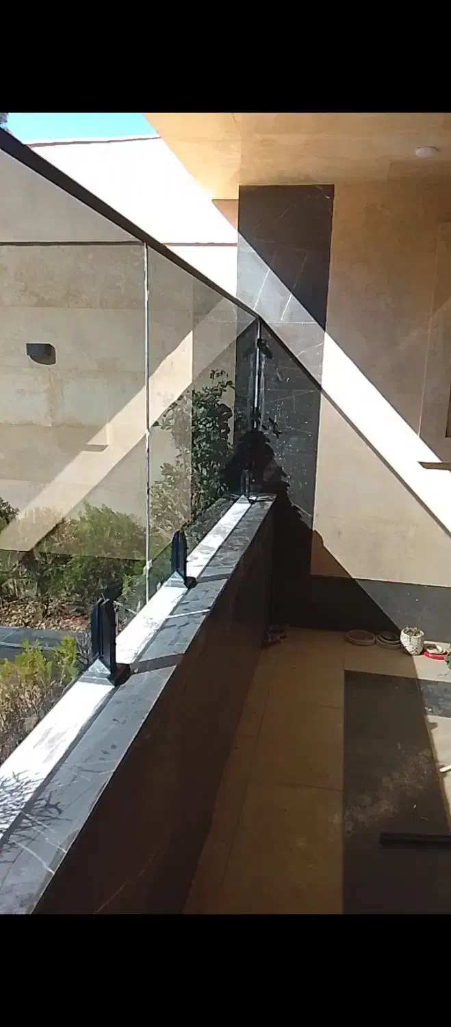 نصب و ریگلاژ شیشه سکوریت|خدمات پیشه و مهارت|مشهد, چاهشک|دیوار