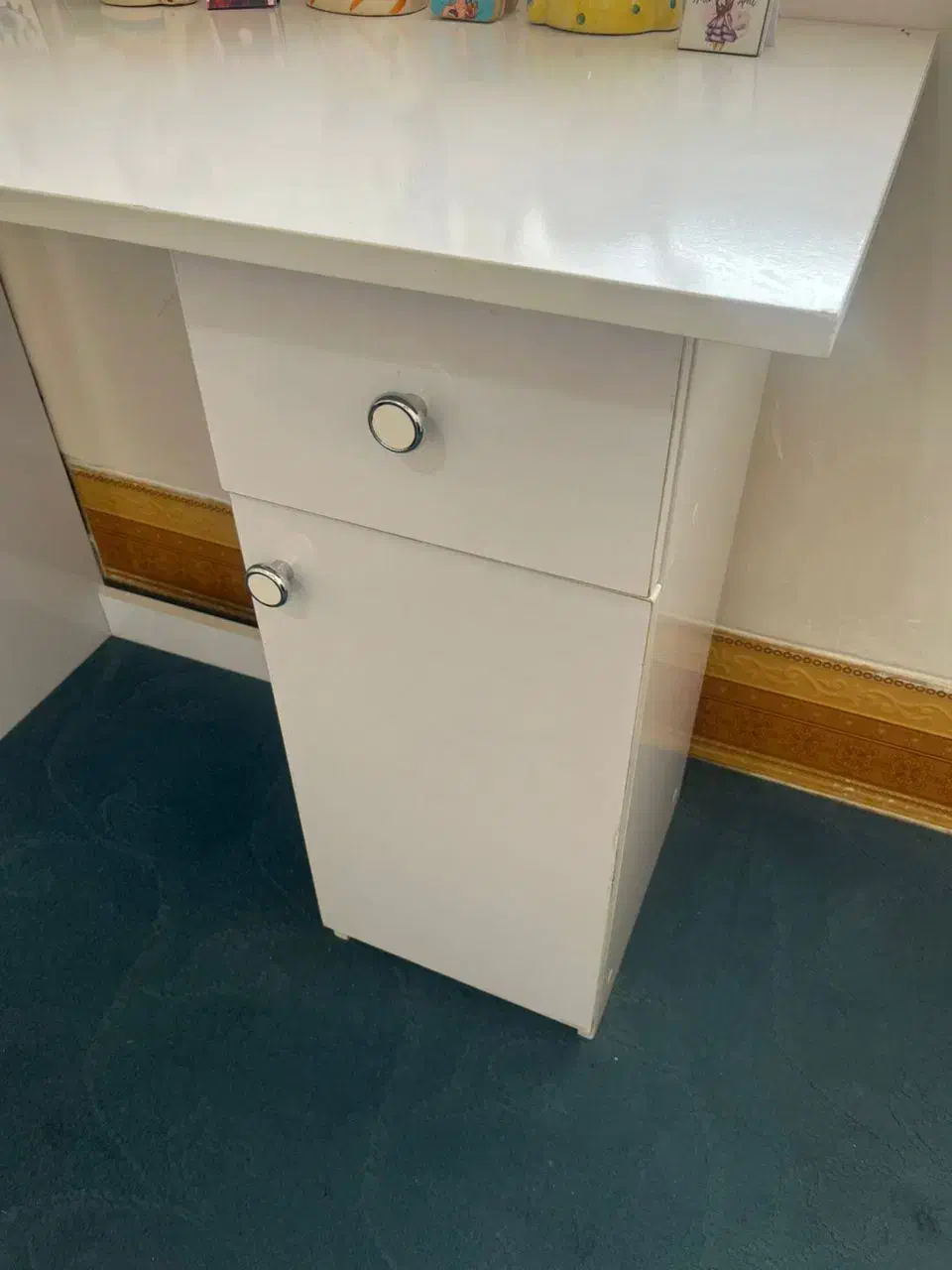 میز تحریر|میز تحریر و کامپیوتر|یاسوج, |دیوار