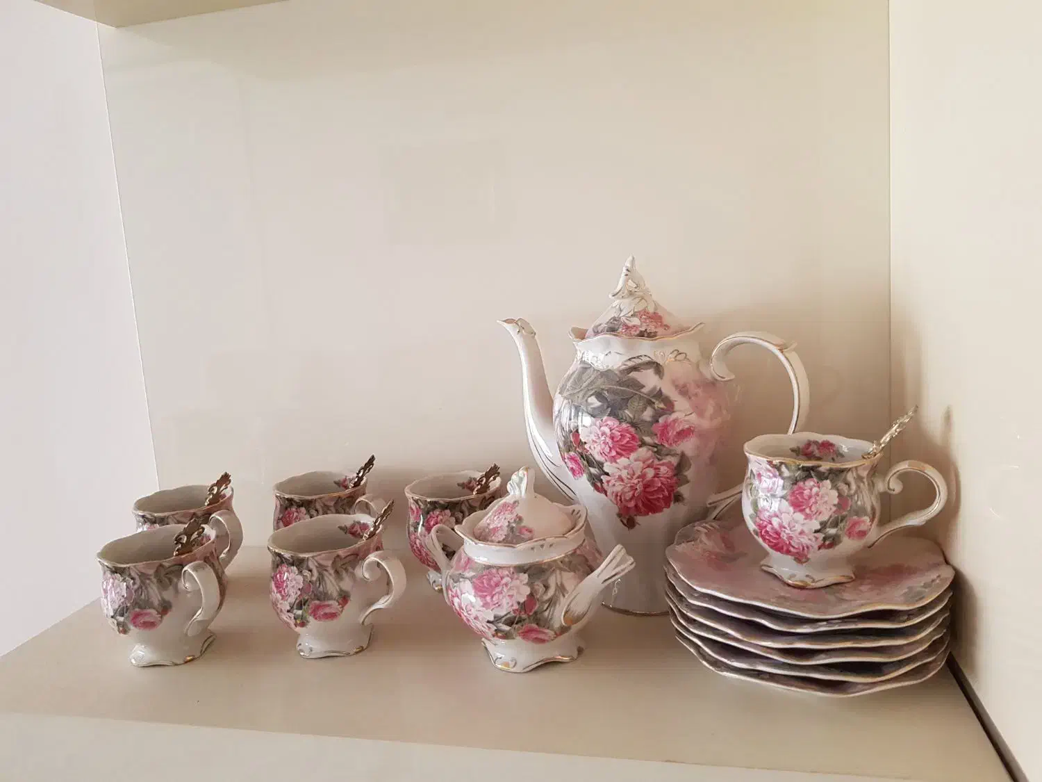 سرویس چای خوری چینی|ظروف سرو و پذیرایی|کاشمر, |دیوار