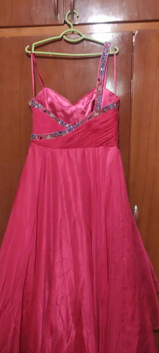 لباس مجلسی بلند، خوشرنگ|لباس|فولادشهر, A4|دیوار