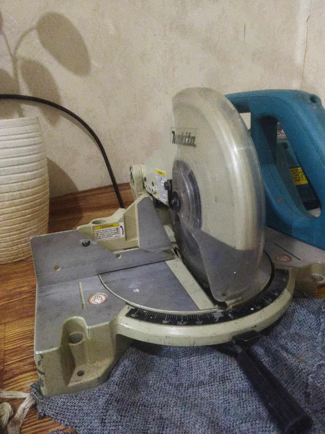 ابزار چوب وکمپرسوt f|ابزارآلات|تهران, سبلان (لشگر)|دیوار