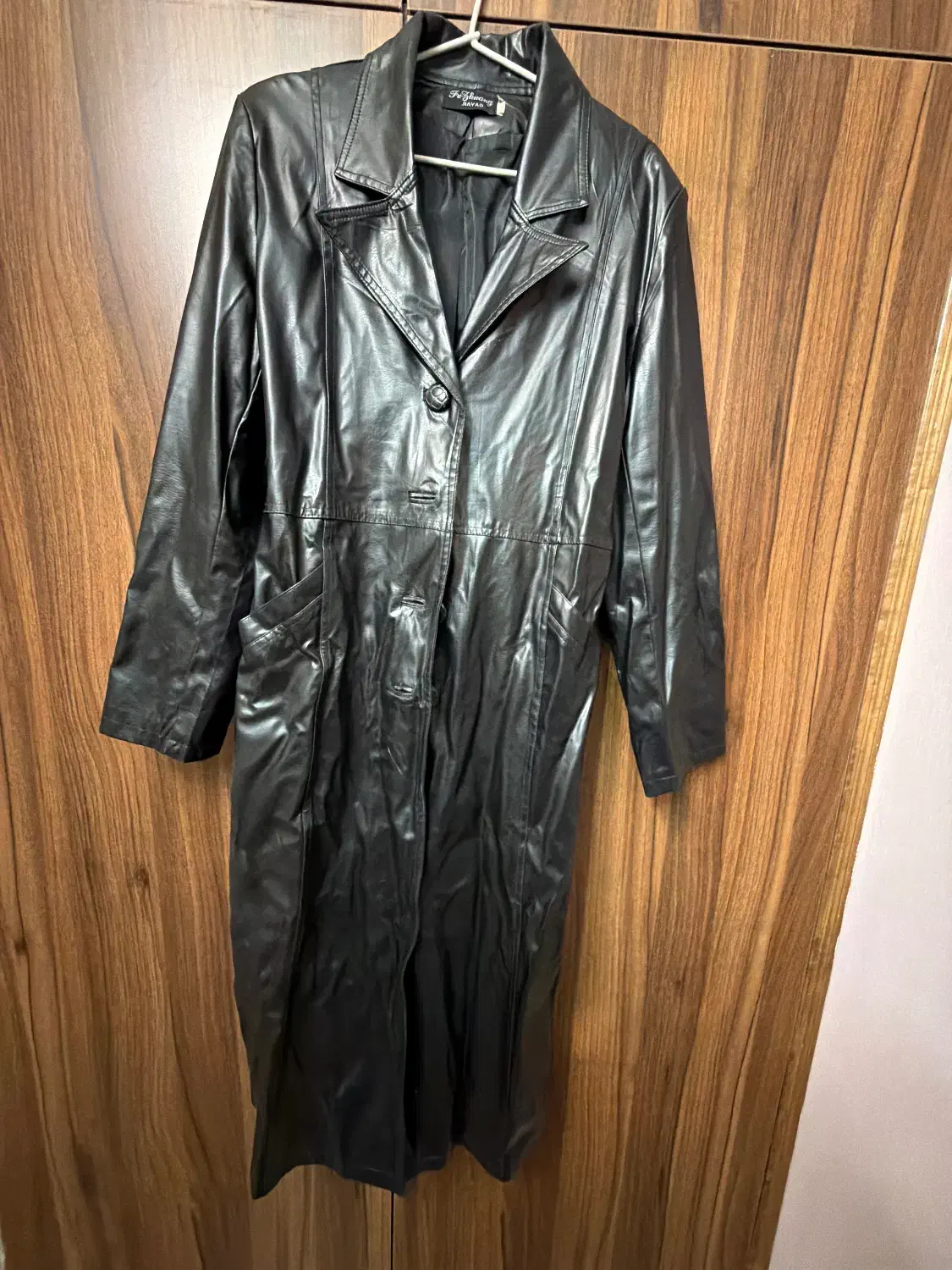 کت چرم|لباس|اصفهان, پروین|دیوار