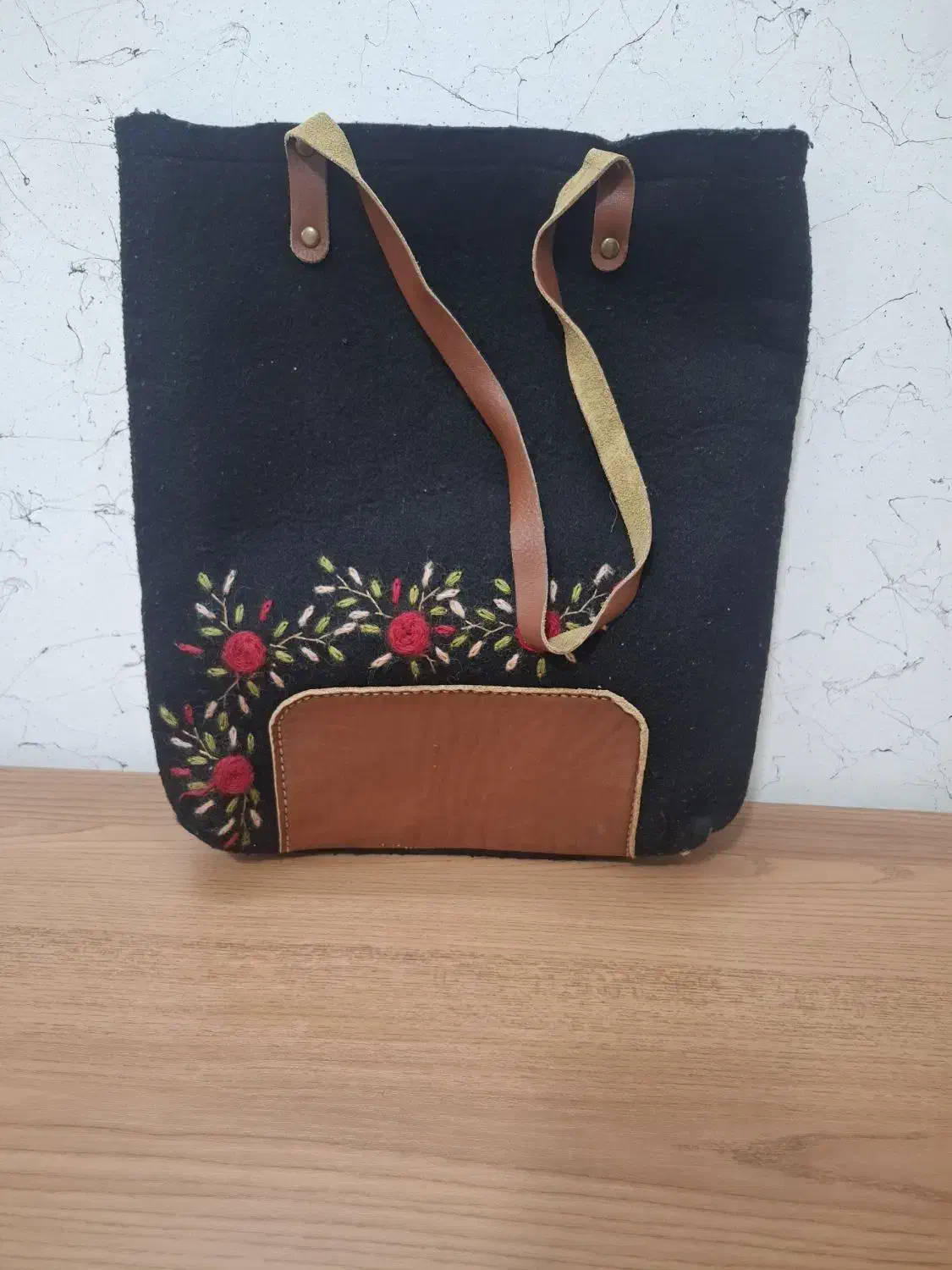 کیف|کیف، کفش، کمربند|فولادشهر, A3|دیوار