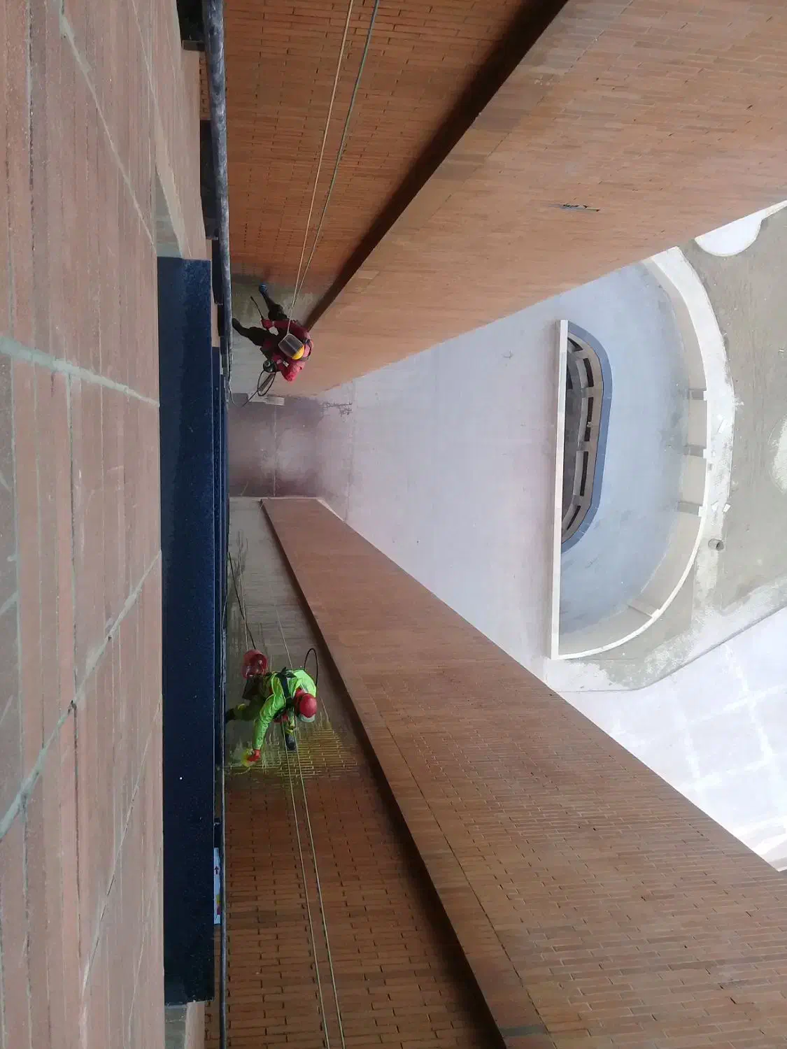 پیچ ورولپلاک سنگ نما شستشونما باکارواش شیشه رنگ|خدمات پیشه و مهارت|اصفهان, درب کوشک|دیوار