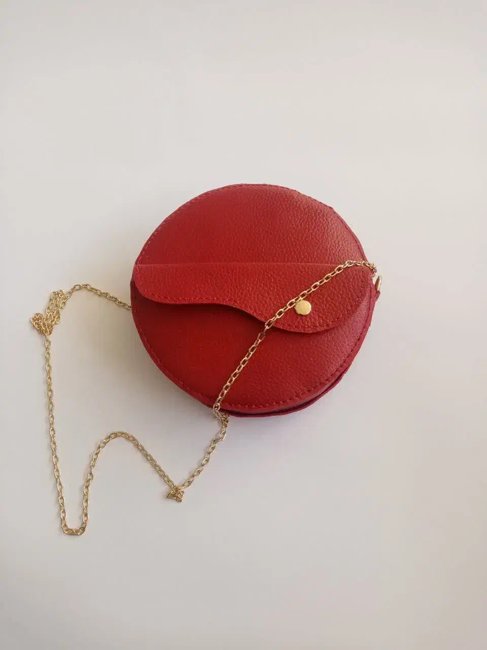 کیف دوشی قرمز. کادو مناسب برای روز زن|کیف، کفش، کمربند|قم, نیروگاه|دیوار