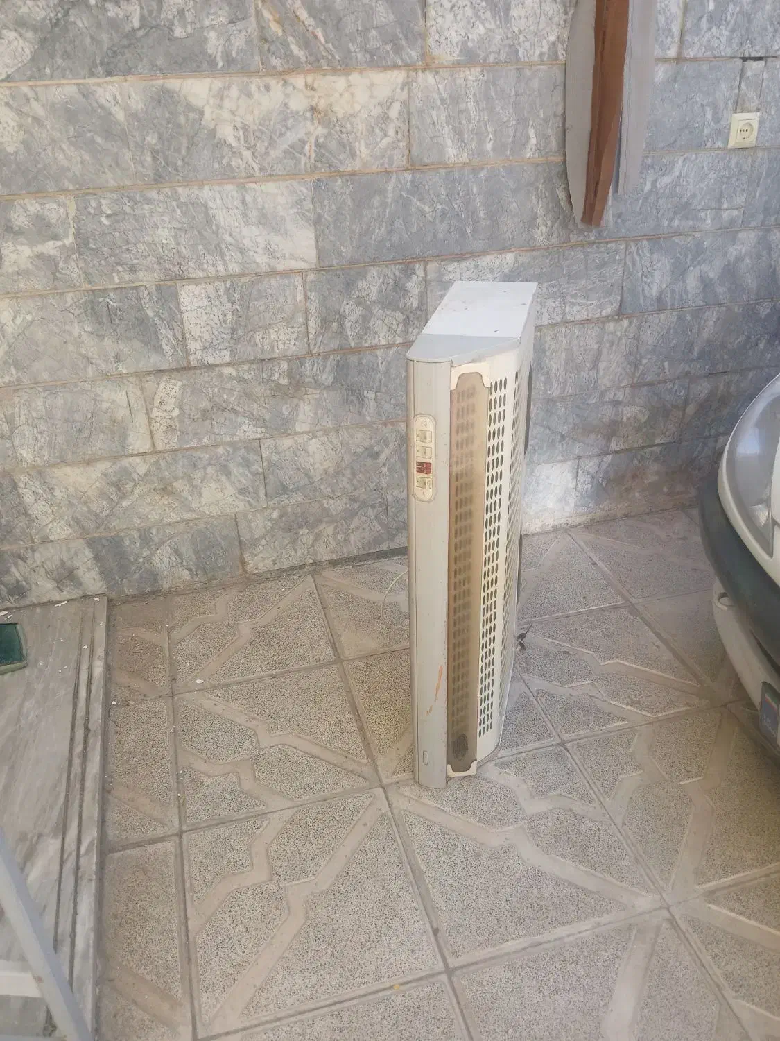 هود|هود|مشهد, رسالت|دیوار