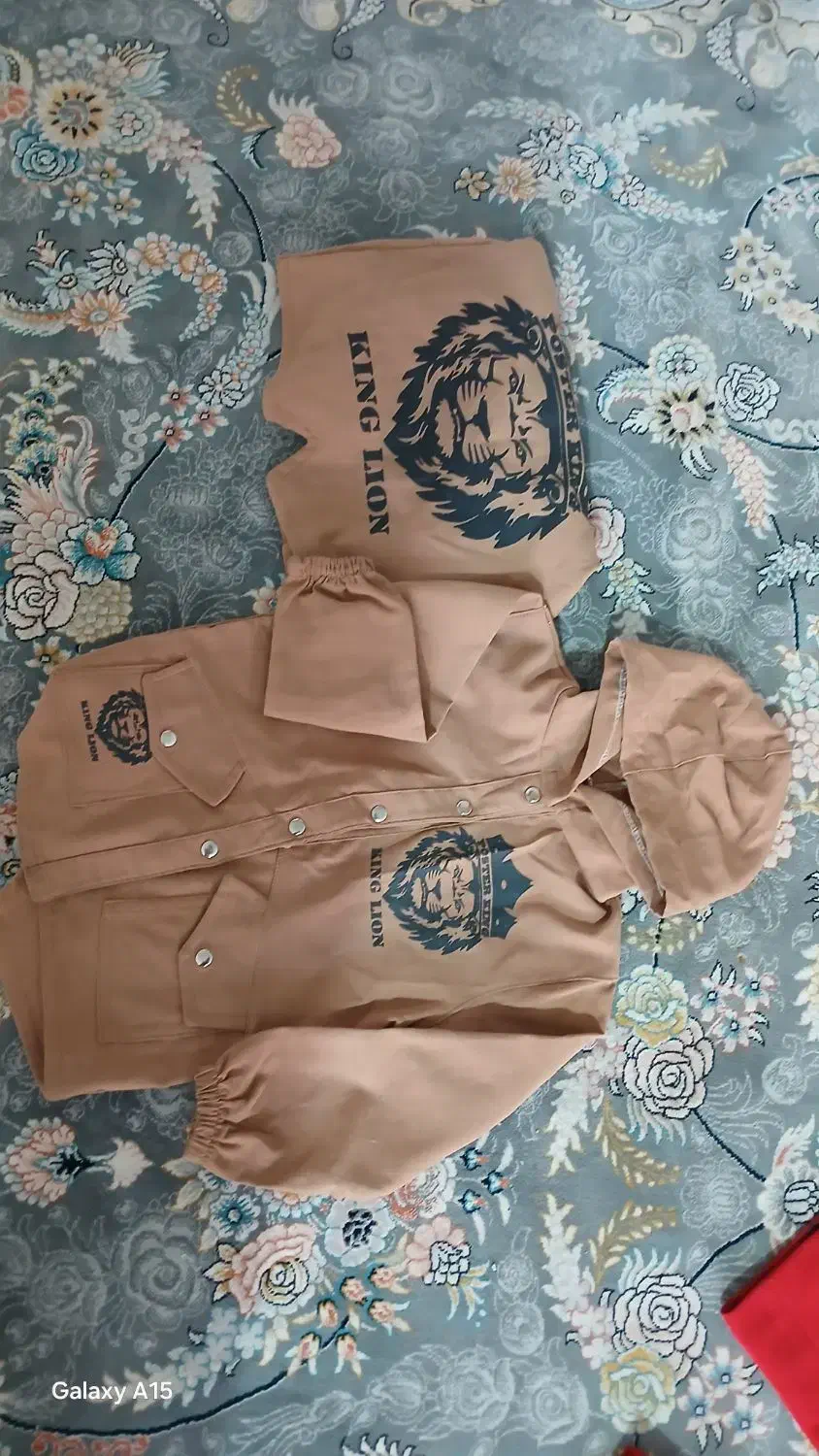 کت لی و ژیله لباس مناسب دوقلو ها مناسب|کفش و لباس بچه|مشهد, قائم|دیوار