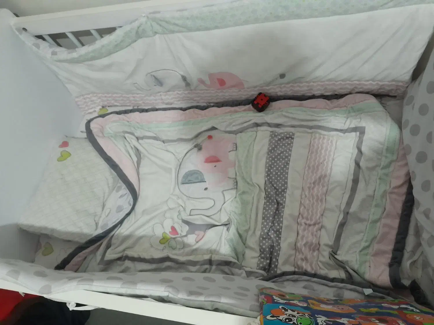 تخت نوزاد|تخت و سرویس خواب|اهواز, حصیرآباد|دیوار