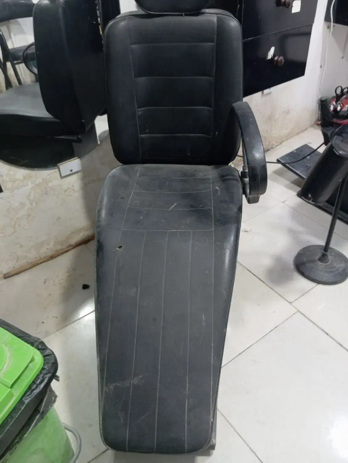 صندلی اریشگاه|آرایشگاه و سالنهای زیبایی|زهک, |دیوار