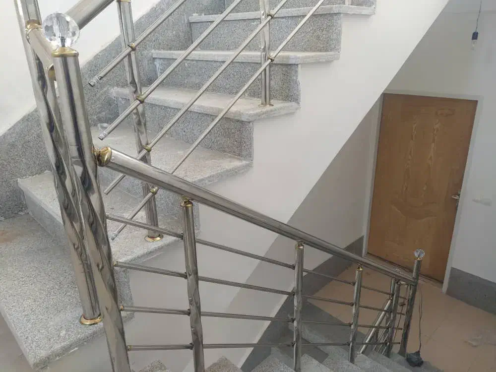 نرده و حفاظ استیل...|خدمات پیشه و مهارت|صدرا-فارس, فاز ۱|دیوار