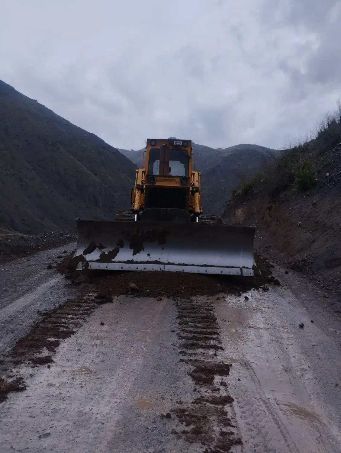 بلدوزر برای کار|خودرو سنگین|ری, بی‌بی شهر بانو|دیوار