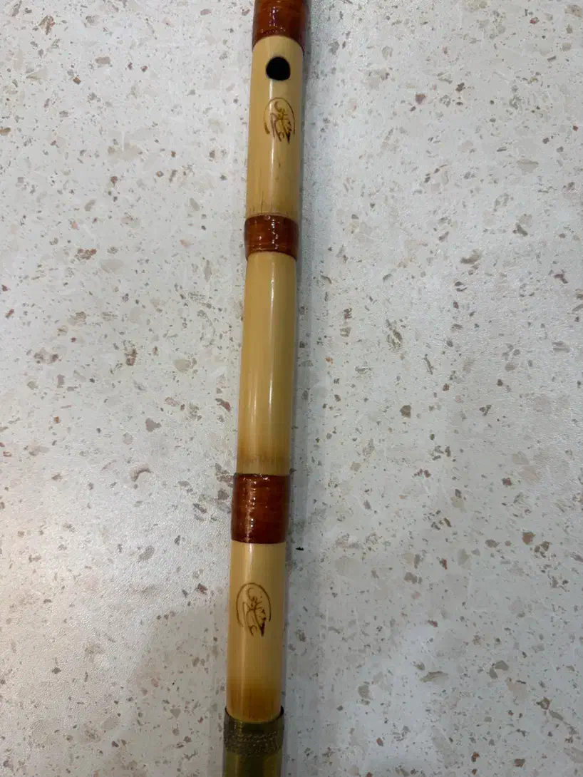 نی سل یا فا|سازهای بادی|تهران, شهرک آزمایش|دیوار