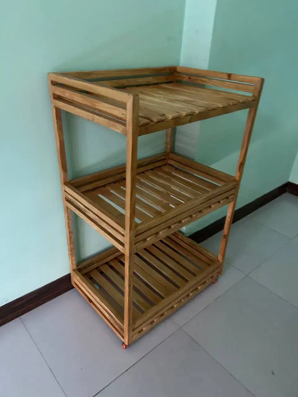 تخت چوبی همراه ترالی ست|تخت و سرویس خواب|قم, سالاریه|دیوار