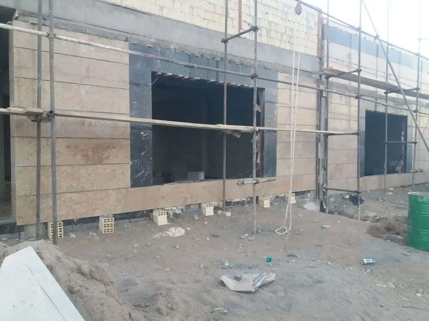 کارگر برای نمای ساختمان یک طبقه|استخدام معماری، عمران و ساختمانی|میاندوآب, |دیوار