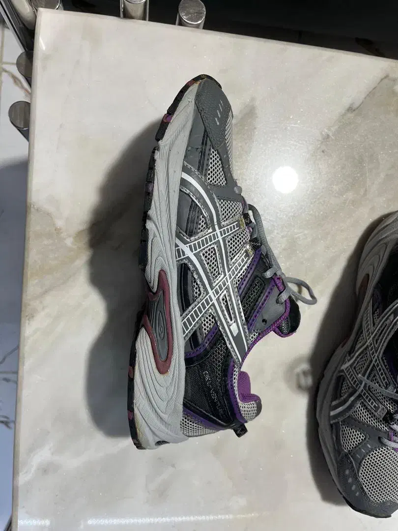 کفش اسیکس|کیف، کفش، کمربند|ارومیه, |دیوار