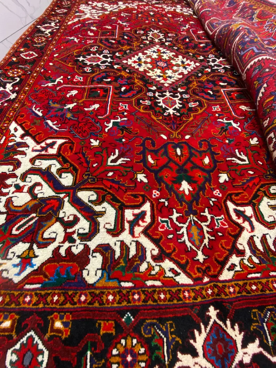 فرش دستبافت نقشه هریس الوار حاشیه زرد|فرش|مراغه, |دیوار