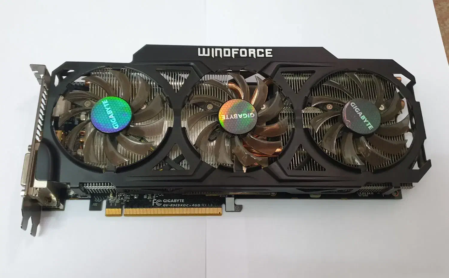 گرافیک 4گیگ GV R929. AMD|قطعات و لوازم جانبی رایانه|ایلام, |دیوار