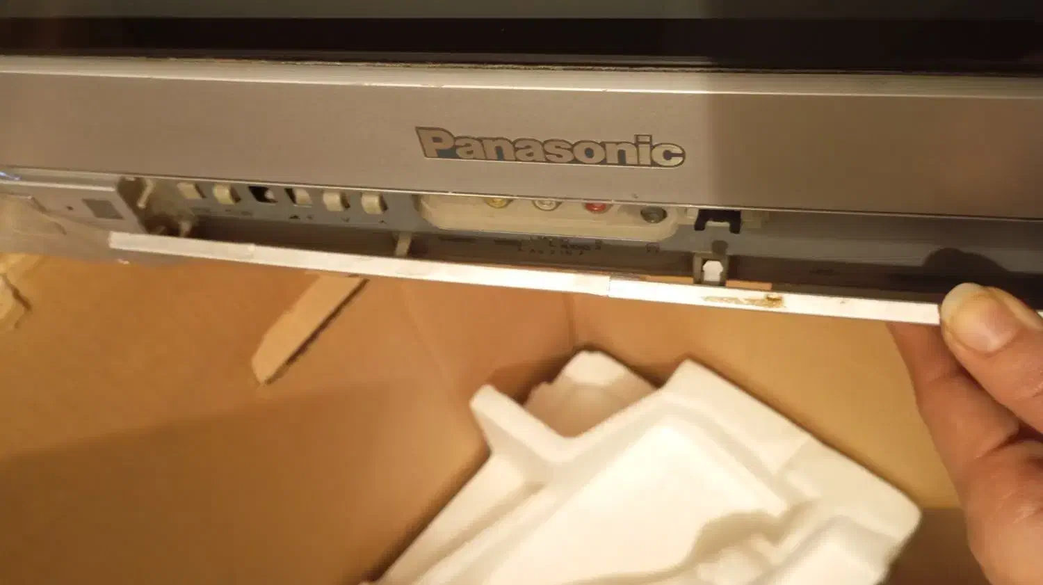 تلویزیون قدیمی رنگی پاناسونیک|تلویزیون و پروژکتور|تبریز, |دیوار