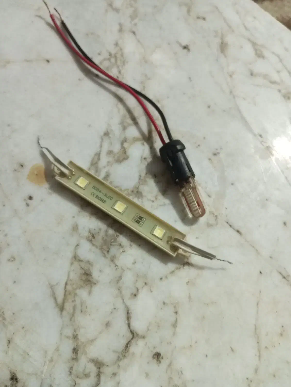 سکن|قطعات یدکی و لوازم جانبی|اسیر, |دیوار