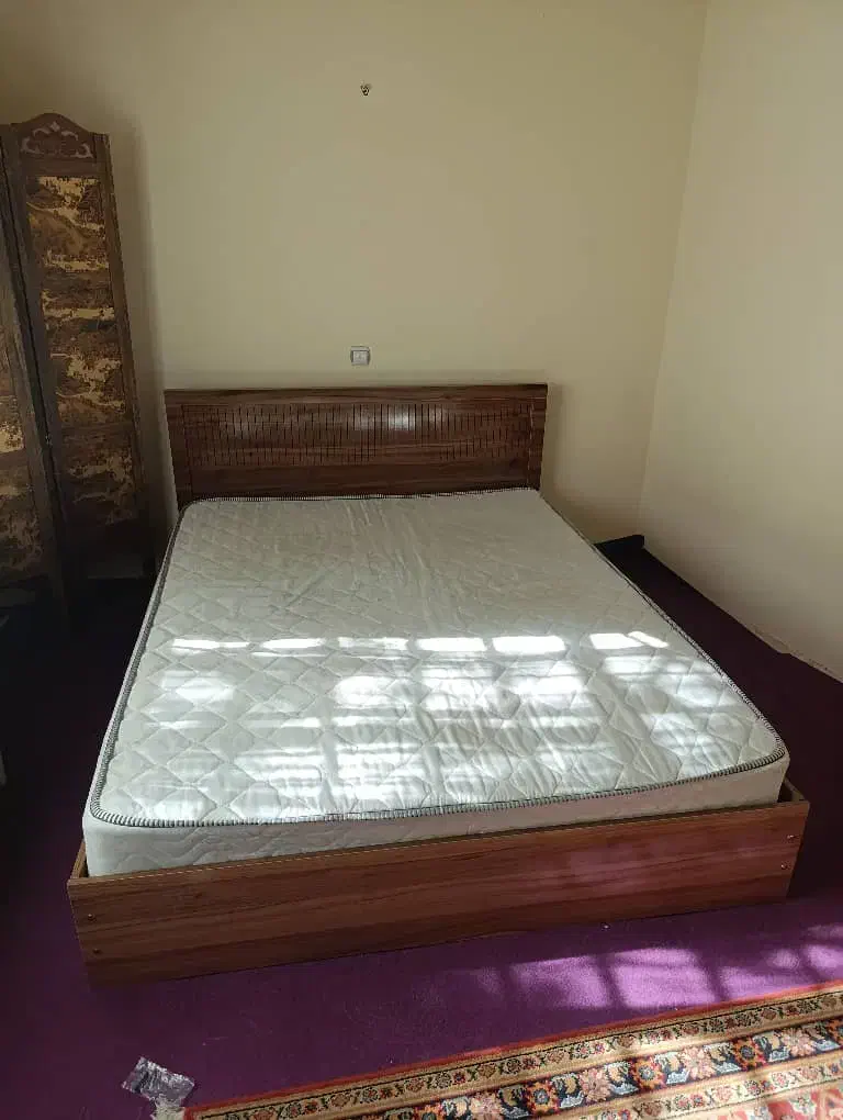فروش تخت دو نفره و میز نهارخوری ۴ نفره|تخت و سرویس خواب|کلاردشت, |دیوار