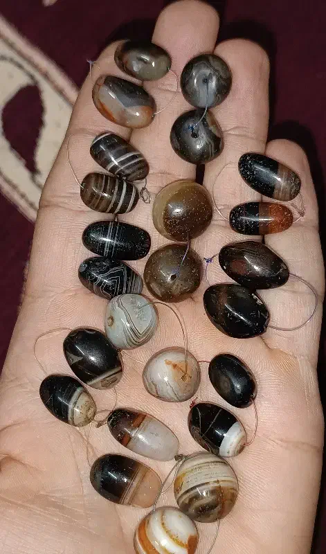 22جفت مهره سلیمانی.جزع|جواهرات|اهواز, کمپلو جنوبی|دیوار