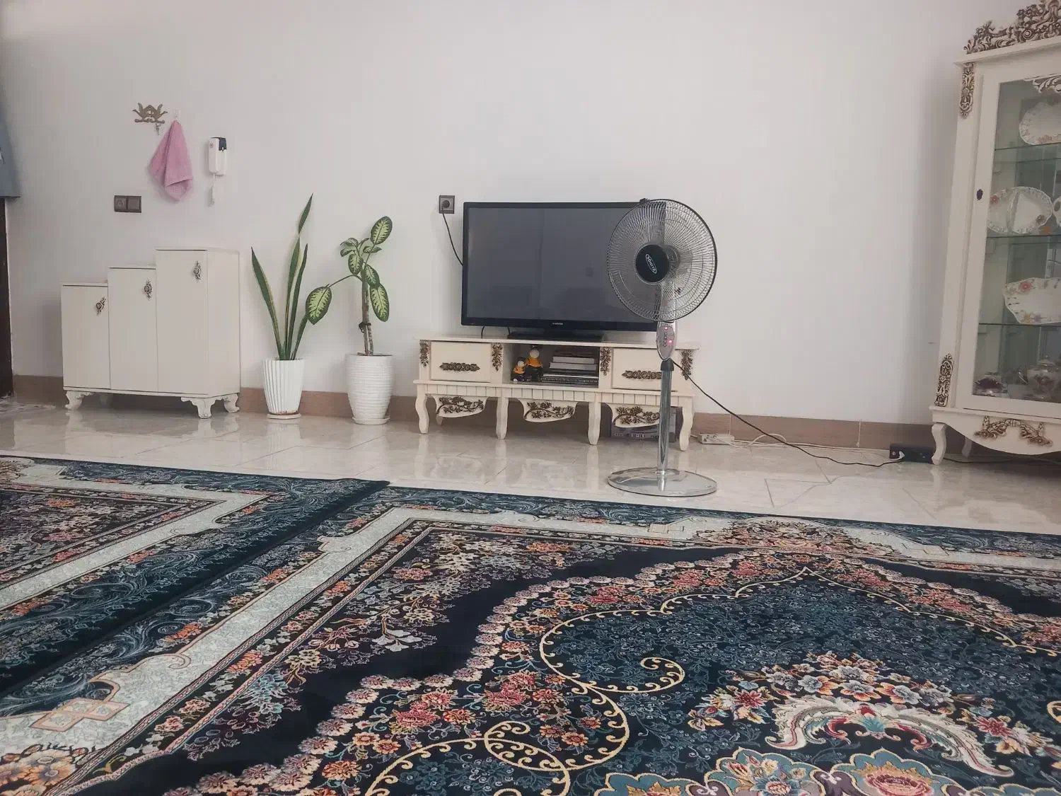 خیلی تمیر  سالم هست|جاکفشی، کمد، دراور|بردسکن, |دیوار