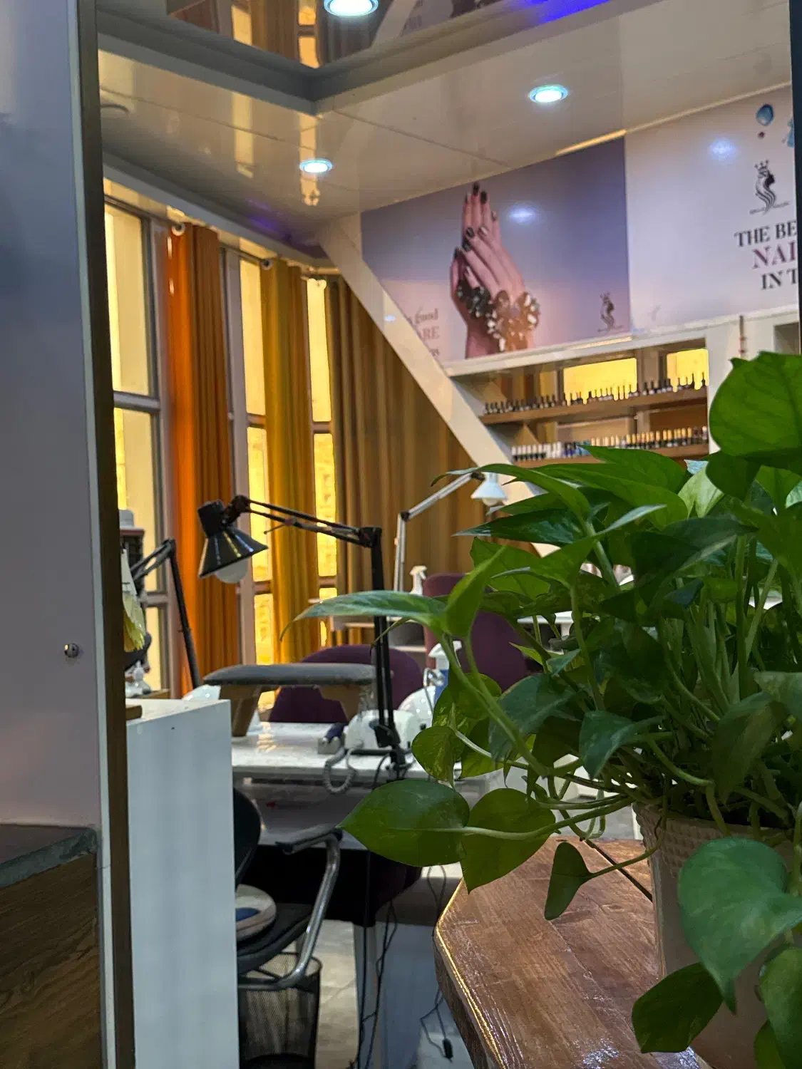 به تعدادی ناخنکار فشیال کار کراتین کار مژهکار|استخدام درمانی، زیبایی، بهداشتی|شیراز, باغ تخت|دیوار