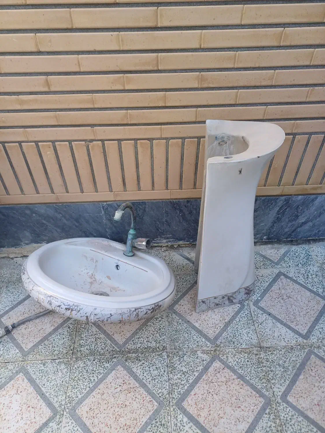 روشویی با شیرآلات|لوازم سرویس بهداشتی|شوش, |دیوار