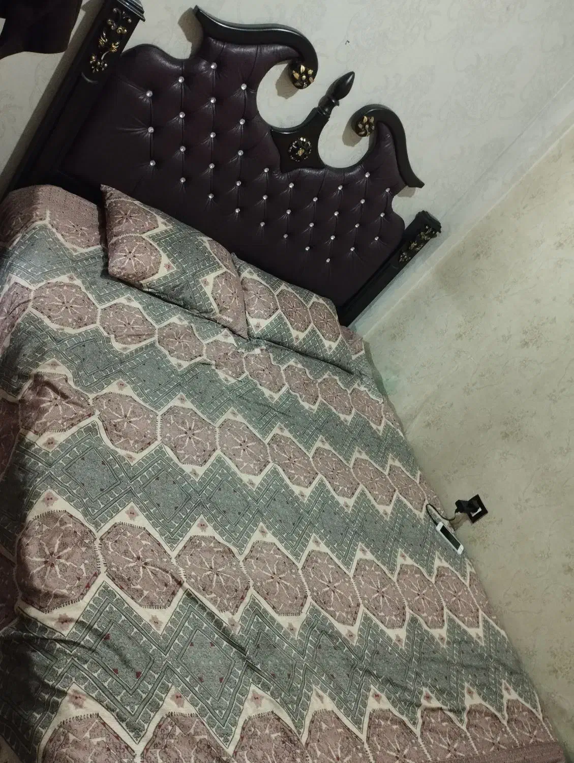 تخت خواب دونفره تمیزوسالم|تخت و سرویس خواب|پاکدشت, پاکدشت (مامازند)|دیوار